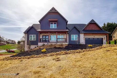 1703 War Paint Tr, Sevierville, TN 37876
