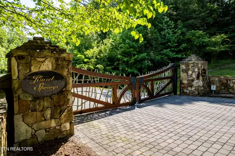 509 Lady Slipper Ln, Townsend, TN 37882