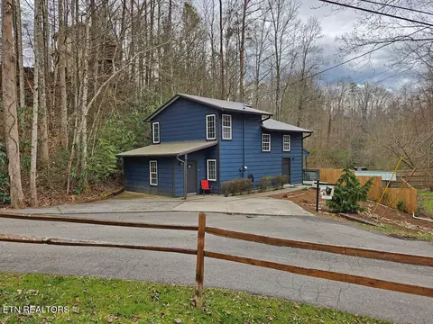 633 Morning Mist Way, Gatlinburg, TN 37738