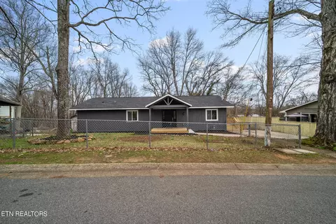 108 Warrior Ln, Oak Ridge, TN 37830