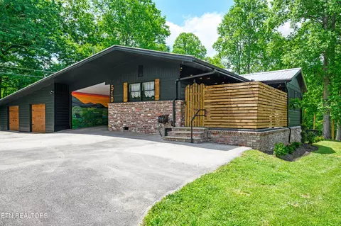 510 Branson Dr, Gatlinburg, TN 37738