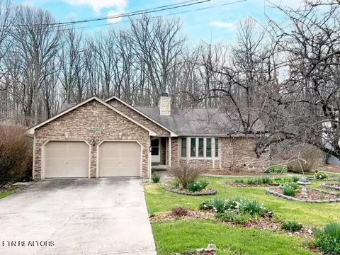 142 Cromwell Ln, Crossville, TN 38558