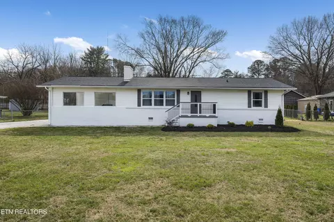 716 Glenoaks Dr, Knoxville, TN 37912