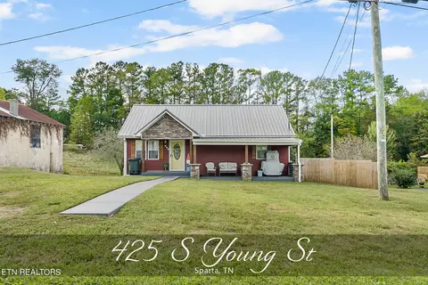 425 S Young St, Sparta, TN 38583