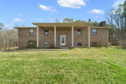 405 Old State Rd, Tellico Plains, TN 37385