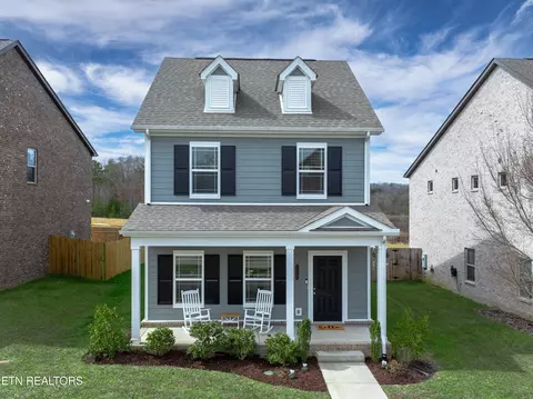 128 Groves Park Blvd E, Oak Ridge, TN 37830