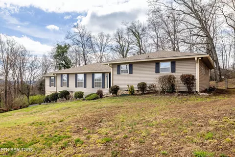 7441 Glastonbury Rd, Knoxville, TN 37931