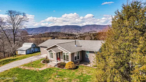 295 River Rd, Jacksboro, TN 37757