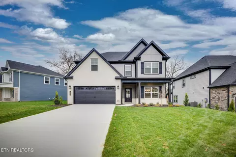 1709 Melton Meadows Dr, Maryville, TN 37803