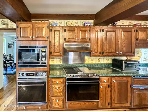 Kitchen - 7414 Wilderness Rd, Ewing, VA 24248 photo 3 of 4