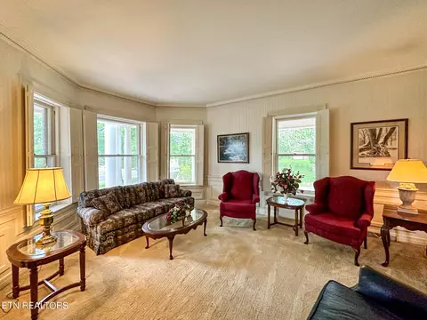 Living - 7414 Wilderness Rd, Ewing, VA 24248 photo 5 of 14