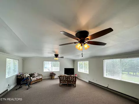 Living - 7414 Wilderness Rd, Ewing, VA 24248 photo 12 of 14