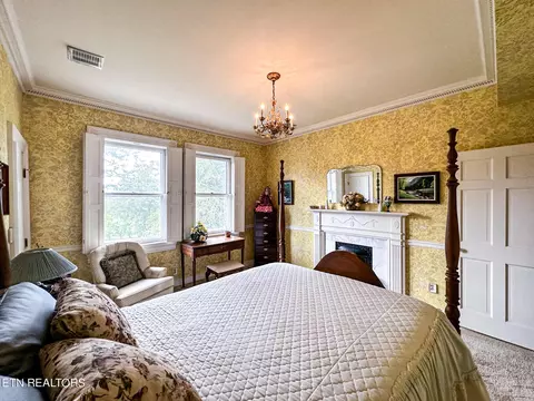 Bedroom - 7414 Wilderness Rd, Ewing, VA 24248 photo 5 of 11
