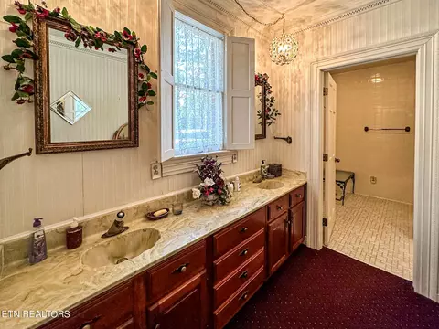 Bath - 7414 Wilderness Rd, Ewing, VA 24248 photo 3 of 6