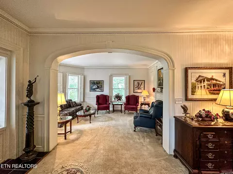 Living - 7414 Wilderness Rd, Ewing, VA 24248 photo 6 of 14