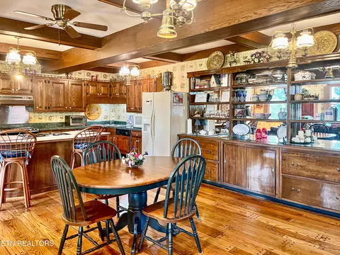 Kitchen - 7414 Wilderness Rd, Ewing, VA 24248 photo 4 of 4