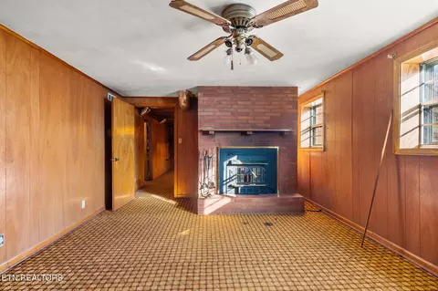 Living - 8121 Ewing Rd, Powell, TN 37849 photo 2 of 2