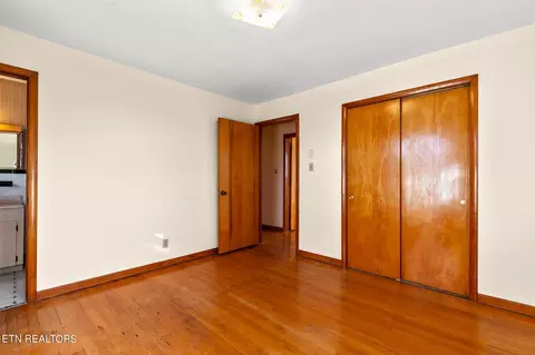 Bedroom - 8121 Ewing Rd, Powell, TN 37849 photo 1 of 2