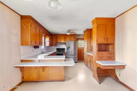 Kitchen - 8121 Ewing Rd, Powell, TN 37849 photo 1 of 4