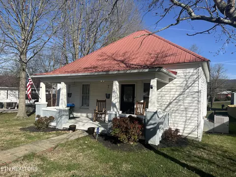 727 Georgia Ave, Etowah, TN 37331