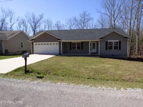 6014 Pocahontas Ln, Crossville, TN 38572