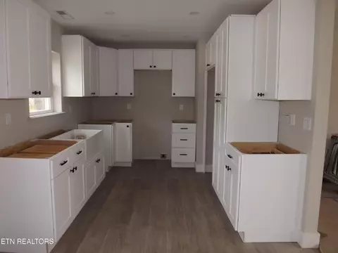 Kitchen - 807 Exeter Ave, Middlesboro, KY 40965 photo 1 of 9