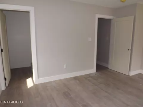 Bedroom - 807 Exeter Ave, Middlesboro, KY 40965 photo 3 of 3