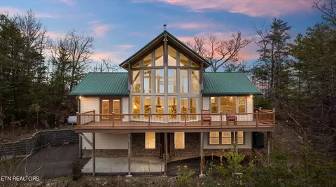 2511 Mountain Blvd, Sevierville, TN 37876