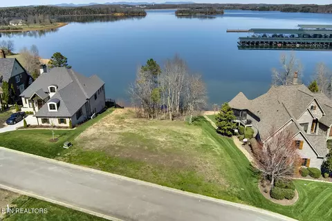 204 Cypress Pointe Dr, Lenoir City, TN 37772