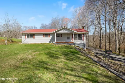 3720 Seven Springs Rd, Cookeville, TN 38506