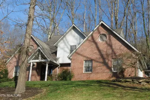 104 Chestnut Hill Rd, Oak Ridge, TN 37830