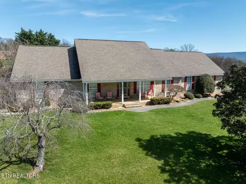 608 Gloucester Ct, Maryville, TN 37803