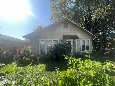 3508 NW Reagan Ave, Knoxville, TN 37919
