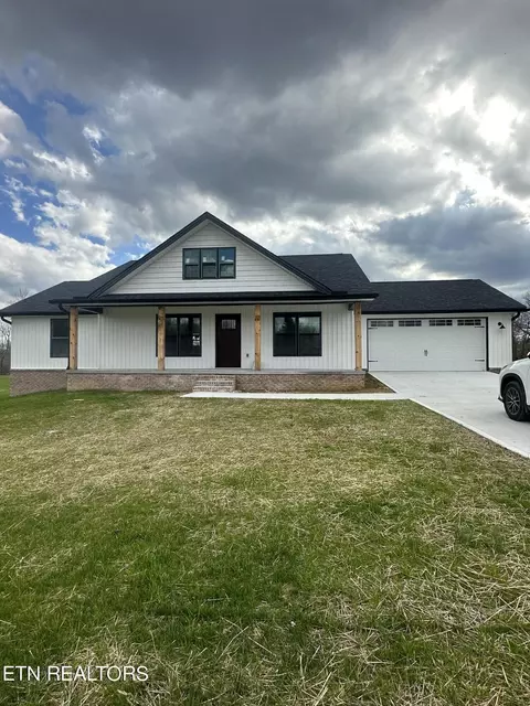 126 Lakyn Dr, Crossville, TN 38571