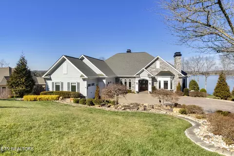326 Okmulgee Cir, Loudon, TN 37774