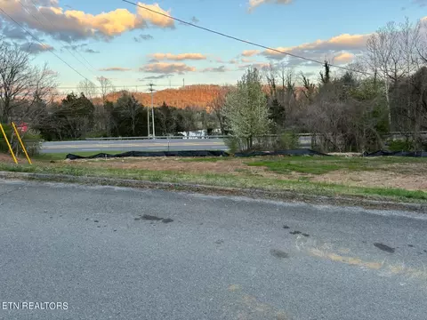113 Wealdwood Dr, Clinton, TN 37716