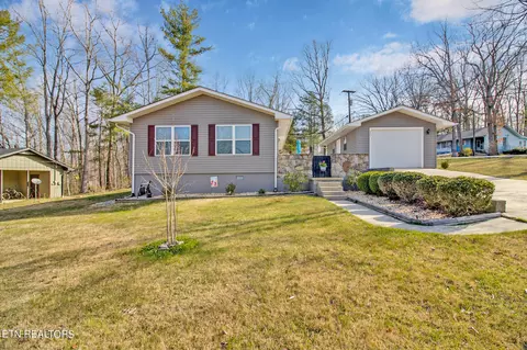 311 St George Dr, Crossville, TN 38558
