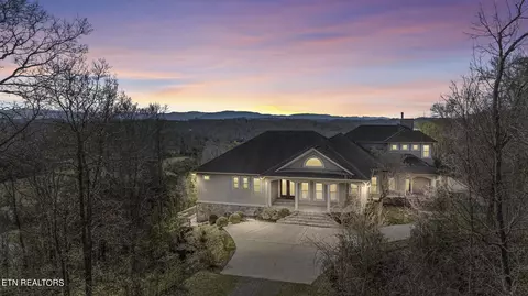 389 Roy Hays Way, Kodak, TN 37764