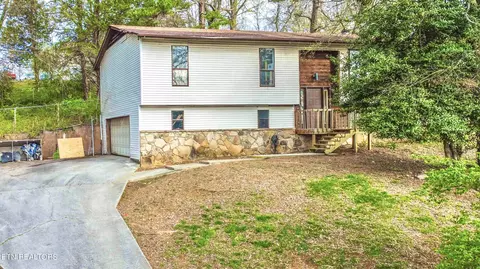 11313 Clear Point Dr, Knoxville, TN 37932