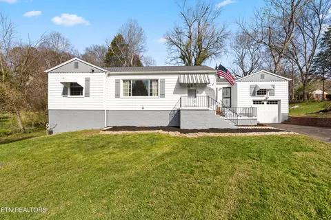 5719 Green Valley Dr, Knoxville, TN 37914