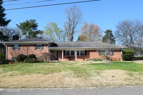 717 NW Swaps Ln #3, Knoxville, TN 37923