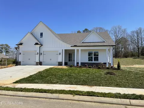 179 Clover Cir, Lenoir City, TN 37772