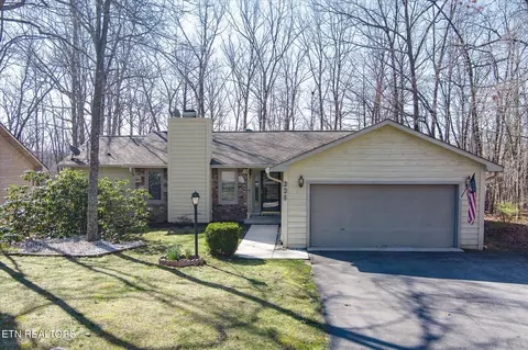 338 Lakeview Dr, Crossville, TN 38558