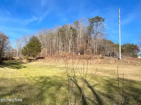 4933 Circle Rd, Corryton, TN 37721 photo 3