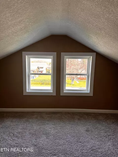 Other - 815 Exeter Ave, Middlesboro, KY 40965 photo 3 of 14