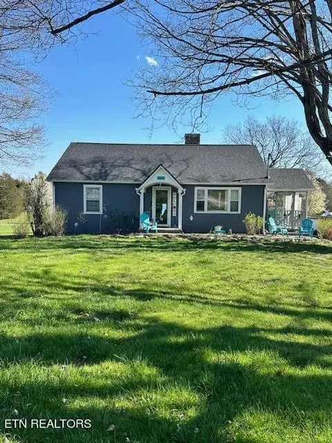 8214 Emory Rd, Corryton, TN 37721