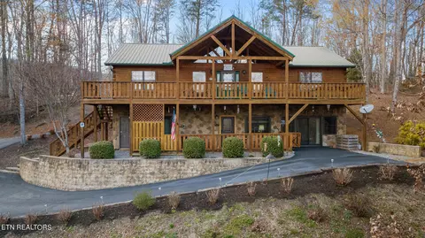 1093 English Fields Dr, Newport, TN 37821