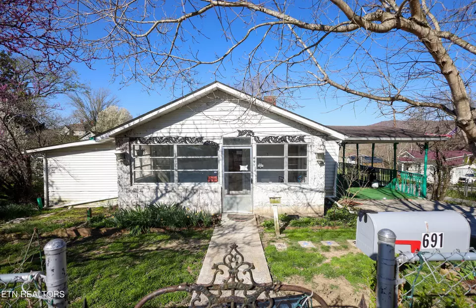 691 Hall St, Jellico, TN 37762 36 Photos Movoto