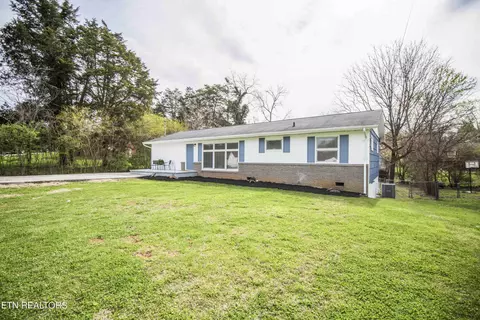 302 Woodhaven Ln, Clinton, TN 37716