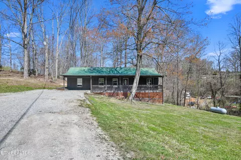 112 Lewis White Ln, La Follette, TN 37766